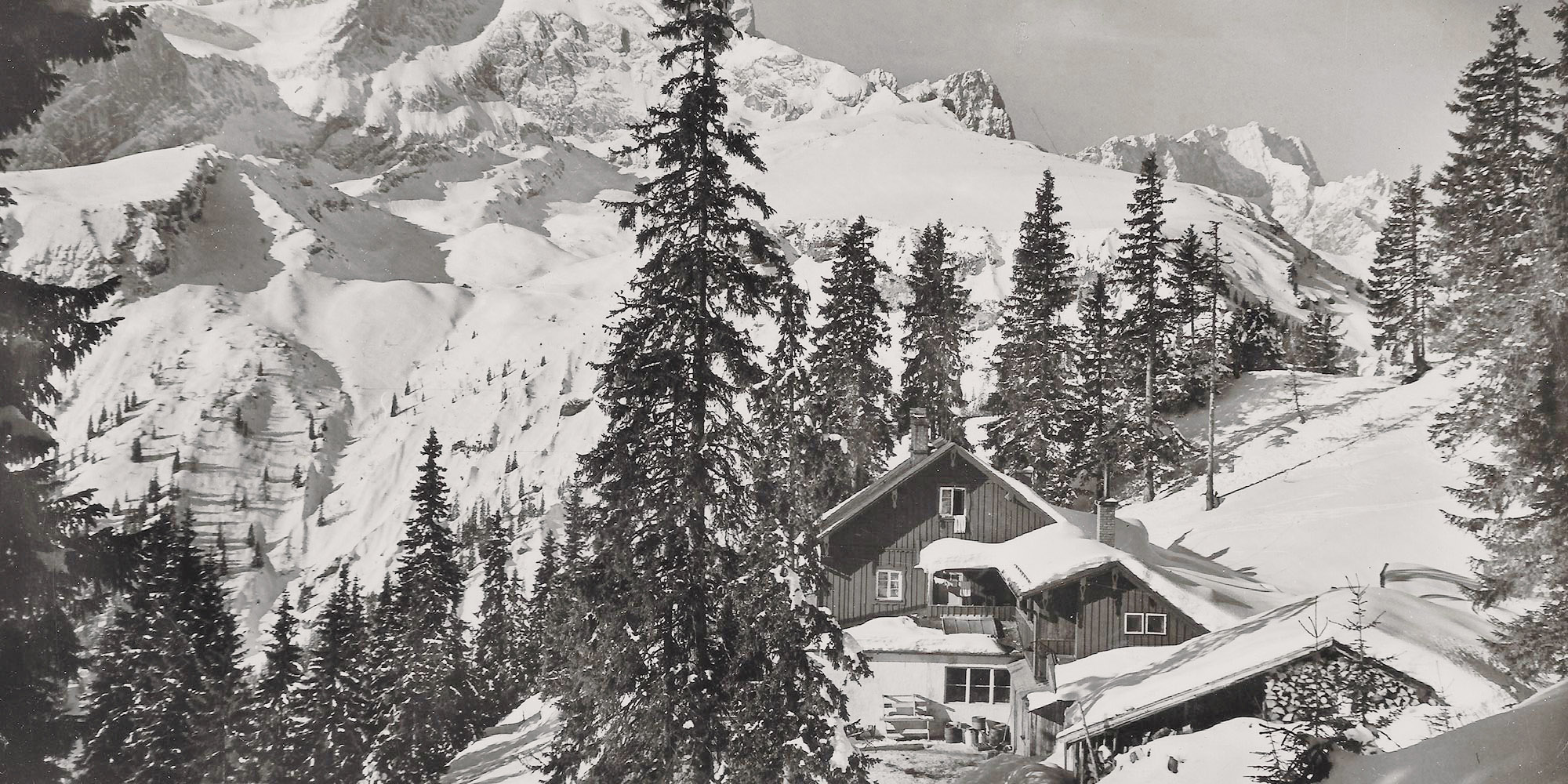1935